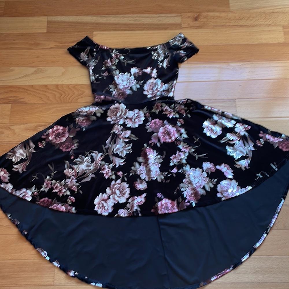 Black/Metallic Floral off -the-shoulder dress